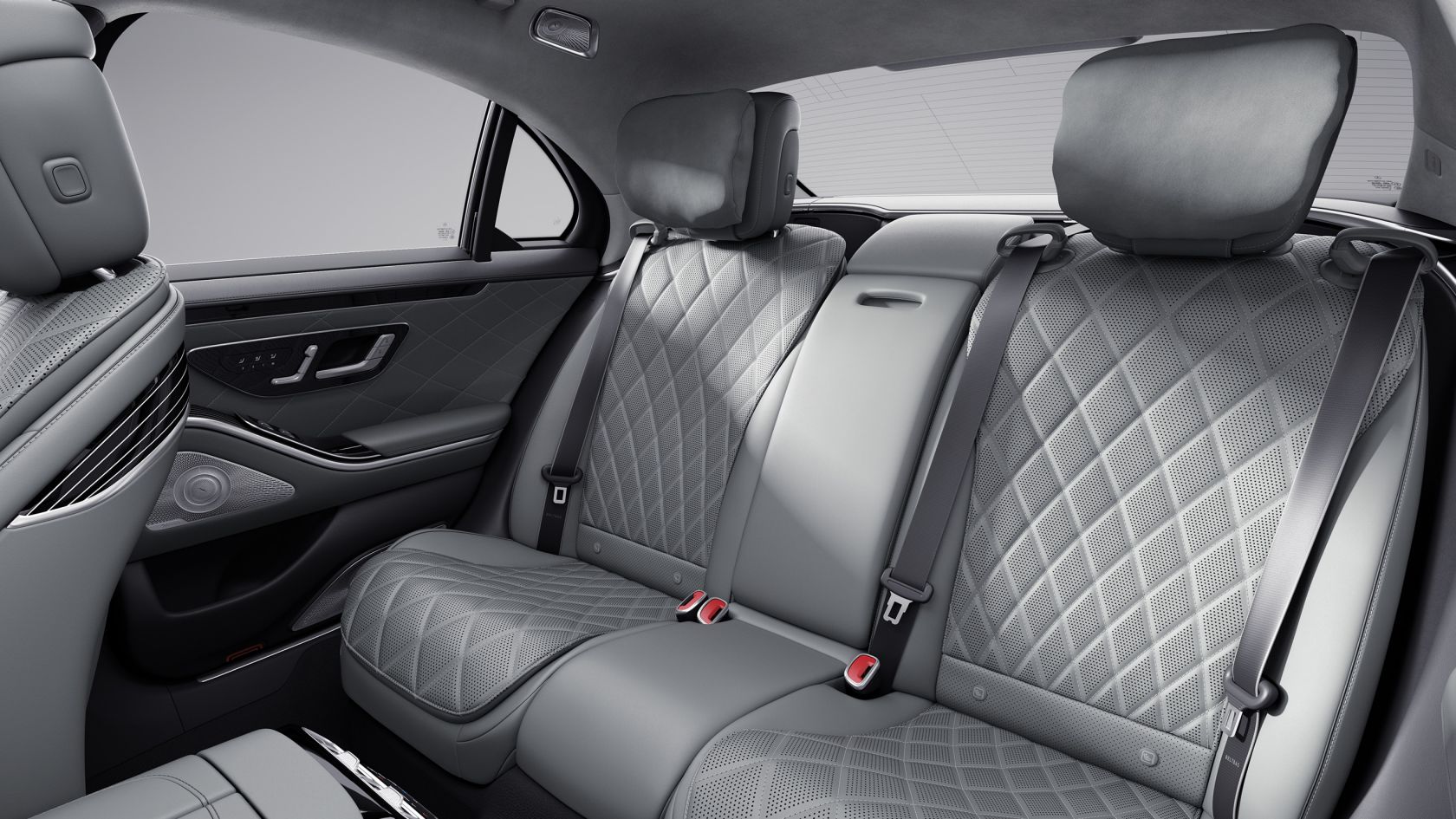 На иллюстрации изображен интерьер седана S-Класса Mercedes-Benz с эксклюзив-пакетом.
