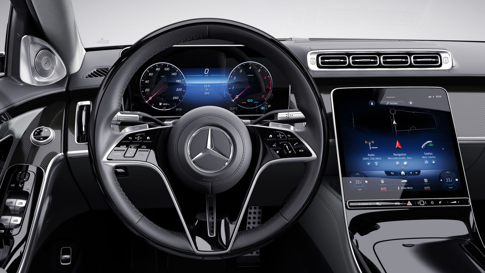 На иллюстрации изображено рулевое колесо в исполнении из дерева и кожи в седане S-Класса Mercedes-Benz.