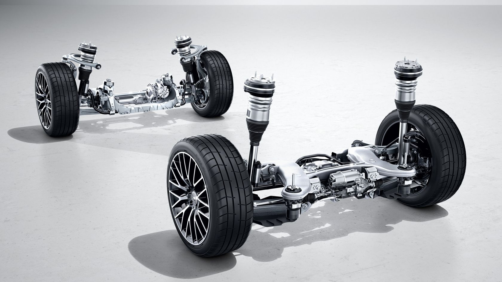 На иллюстрации изображена пневмоподвеска AIRMATIC седана S-Класса Mercedes-Benz.