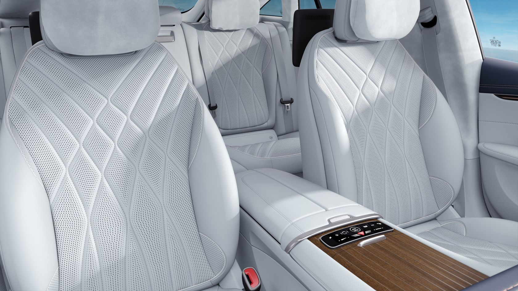 На иллюстрации изображены мультиконтурные сиденья для водителя и переднего пассажира в EQS Mercedes-EQ.