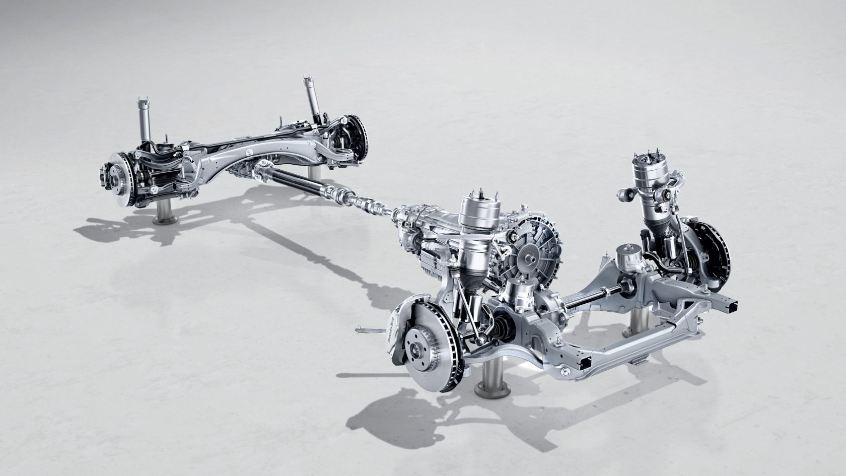 На иллюстрации изображена ходовая часть AIR BODY CONTROL в купе E-Класса Mercedes-Benz.